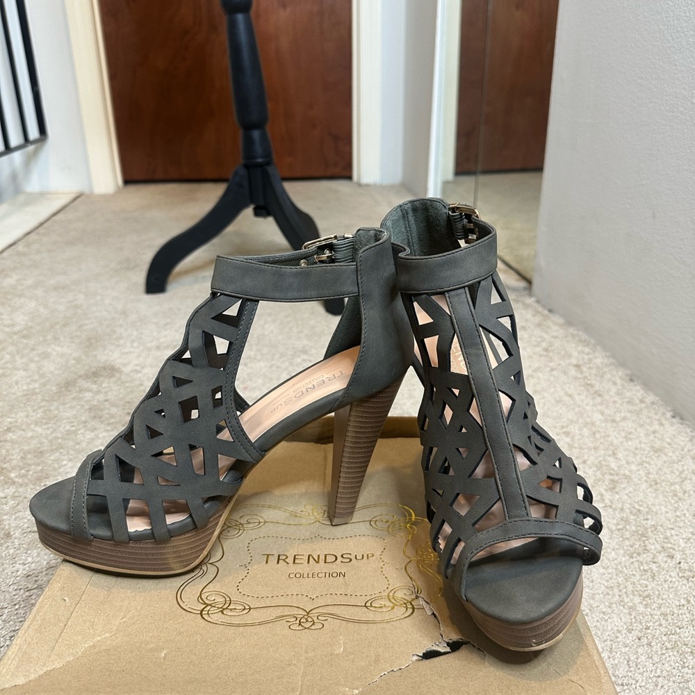 Women's Gray Heeled Sandals